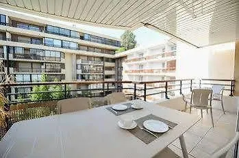 Neotelia Pavillon Riviera *